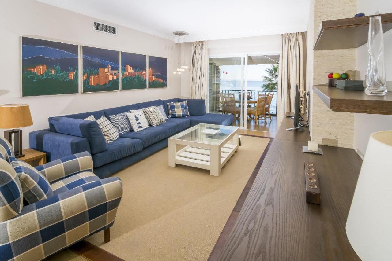 Hb - Comfortable Beachfront Holiday Apartment Estepona Exteriör bild